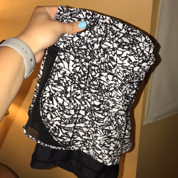 Lulu shorts - Picture 2 of 2